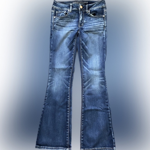 Size 6 EUC American Eagle Jeans - Picture 1 of 4